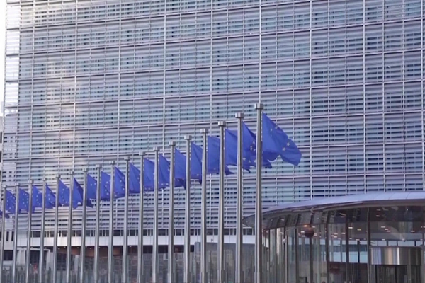 Dombrovskis, AB'nin stagflasyon şoku riskiyle karşı karşıya olduğunu açıkladı