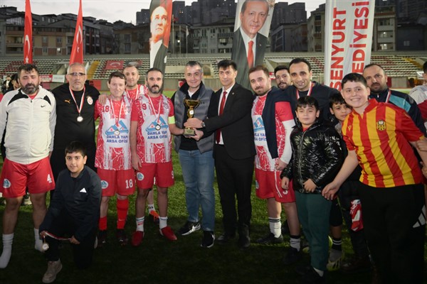 Esenyurt’ta mahalleler arası futbol turnuvası tamamlandı