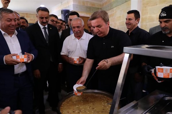 Erzincan Valisi Aydoğdu, aşure programına katıldı