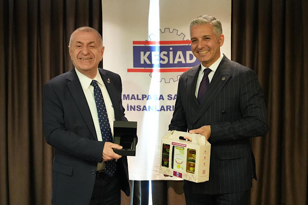 Özdağ, Kemalpaşa Sanayici ve İş İnsanları Derneği’ni ziyaret etti