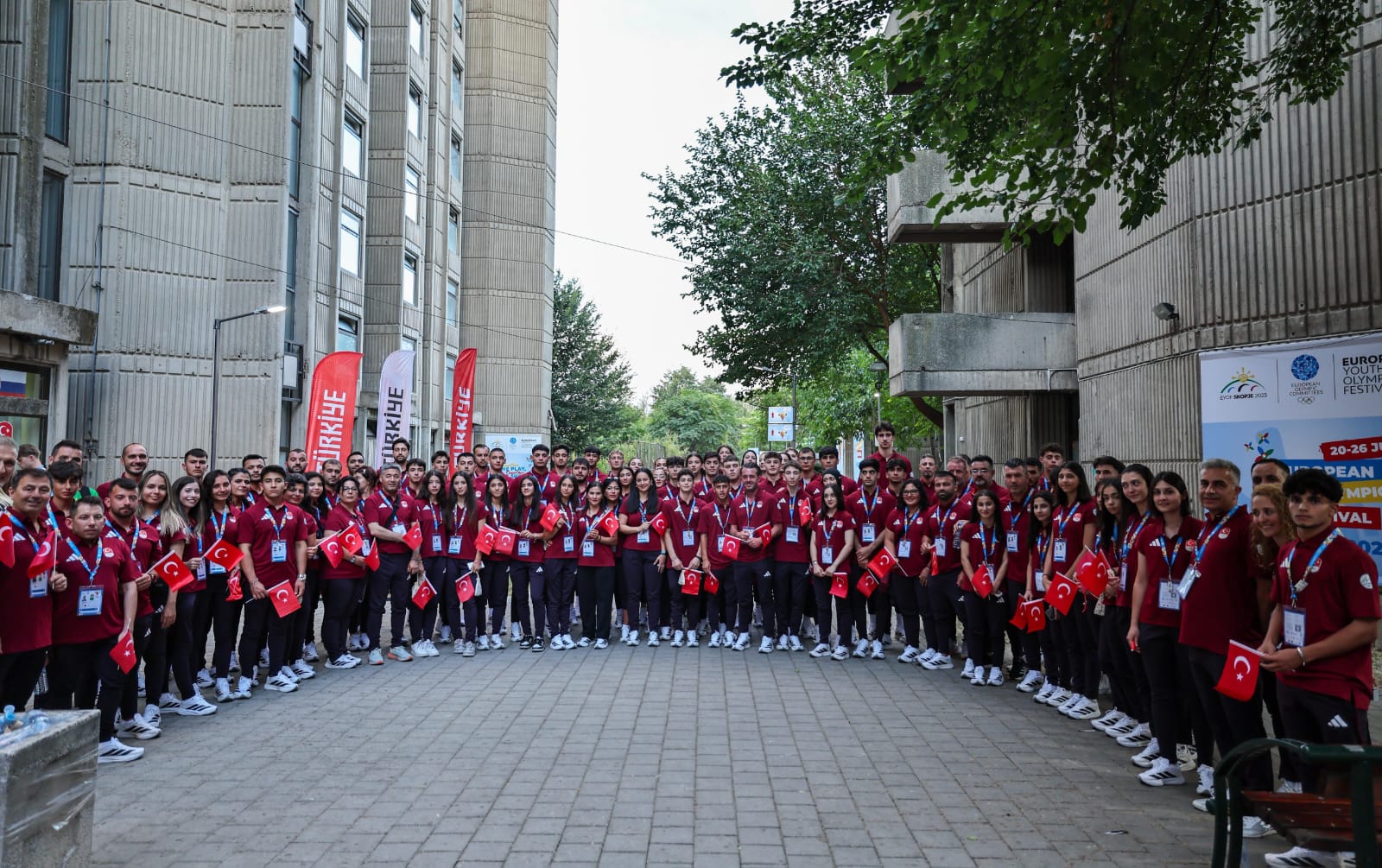 Bakan Bak: Spor ülkesi olma yolunda hızla ilerliyoruz