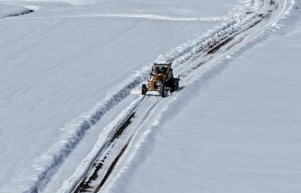 Van'da karla mücadele çalışmaları devam ediyor