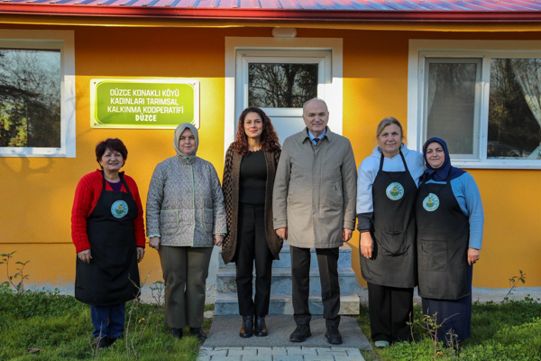 Başkan Özlü, girişimci kadınları ziyaret etti