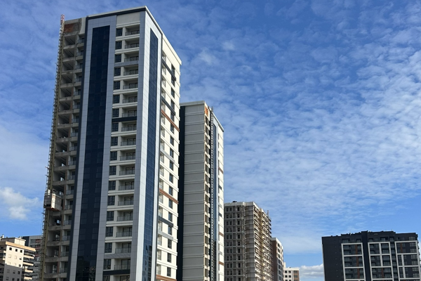 İzmir’de ‘güvenli kent’ hedefiyle dönüşüm süreci sürüyor