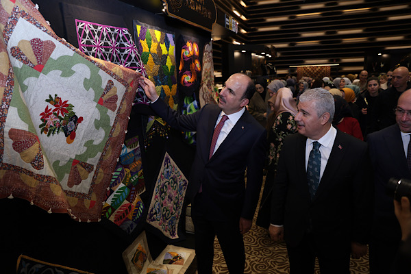 Konya’da 17. Altın Dokunuşlar Festivali düzenlendi