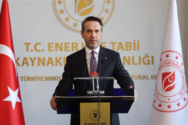Bakan Bayraktar, Amasya'da enerji sektörü temsilcileriyle bir araya geldi