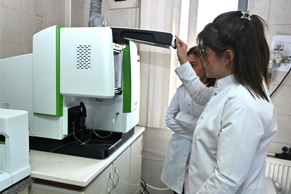 Salihli'de Yaprak, Toprak ve Su Analiz Laboratuvarı açıldı