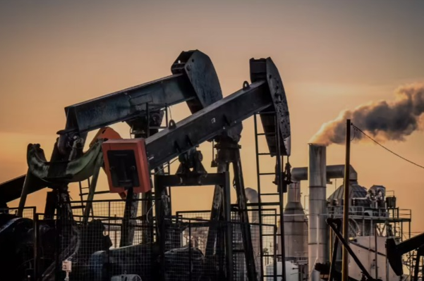 Trump'ın Venezuela tankerlerine abluka emrinin ardından petrol fiyatları yükseldi