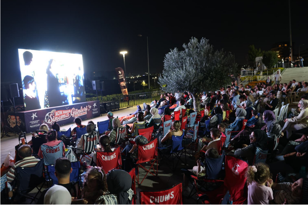Küçükçekmece'de "Açık Hava Sinema Günleri" başladı