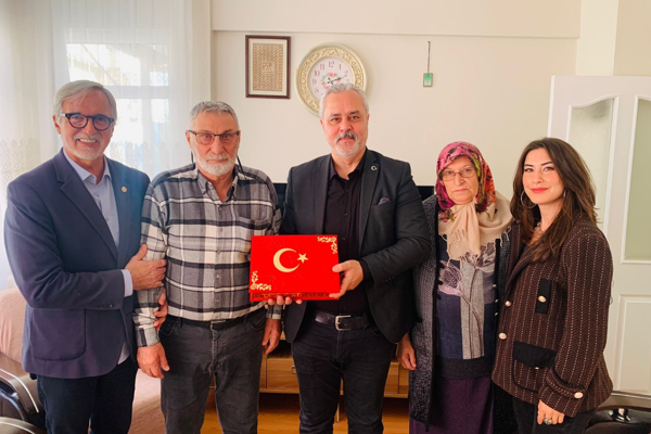 İzmit Belediyesi'nden Derince'deki Kıbrıs gazilerine ziyaret