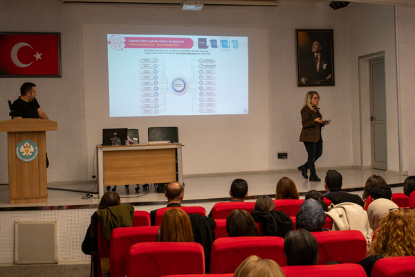 Manisa’da öğretmenlere “Maarif Modeli” tanıtıldı