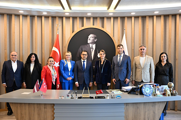 Letonya Büyükelçisi  Hasans, Büyükşehir Belediyesi’ni ziyaret etti