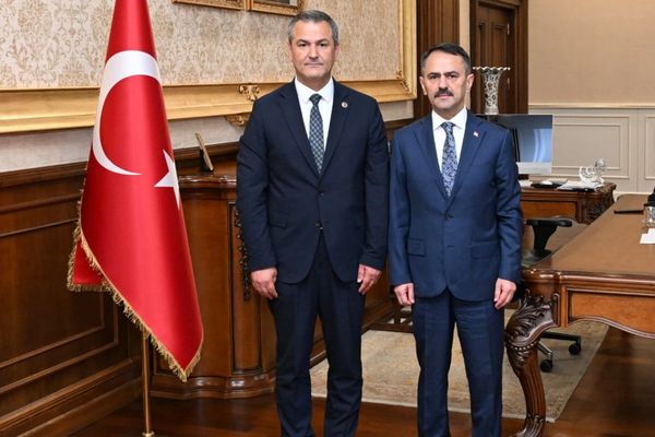 İzmit Belediyesi Başkan Vekili Obuz'dan Vali Aktaş'a ziyaret