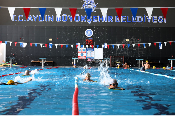 Aydın'da yaz dönemi yüzme eğitimleri sürüyor