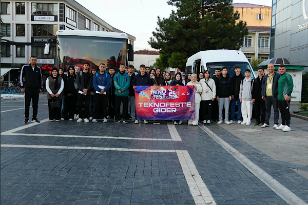 Düzce Belediyesi’nden gençlere TEKNOFEST gezisi