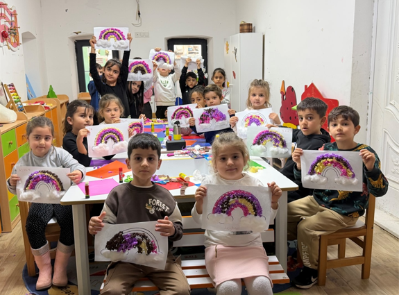 Gökkuşağı Sanat Atölyesi'nden çocuklara yönelik etkinlik