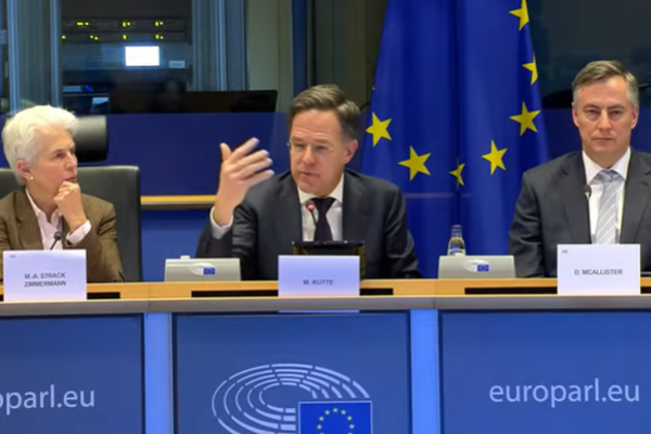 Rutte: Avrupa,  ABD desteği olmadan kendini savunamaz