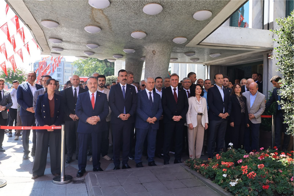 İBB önünde 15 Temmuz şehitleri anıldı