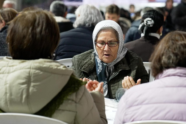 İzmir Büyükşehir Belediyesi ilk iftar sofrasını Gaziemir’de kurdu