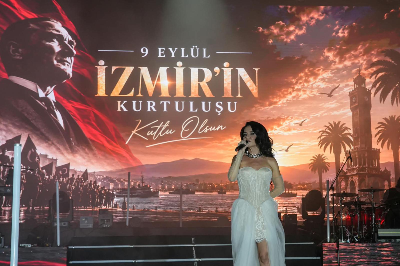 İEF’de 9 Eylül kapsamında Model ve Çok Güzel Hareketler 2 sahne aldı