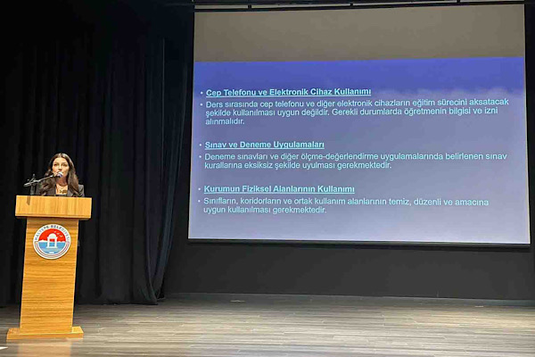 Maltepe'de LGS'ye hazırlanan öğrenciler için tanıtım toplantısı düzenlendi