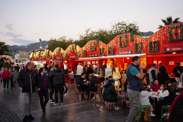 Marmaris Yeni Yıl Festivali devam ediyor