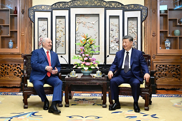 Çin Cumhurbaşkanı Xi Jinping, Belarus Cumhurbaşkanı Lukaşenko ile görüştü