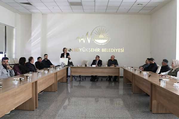 Van’da “Antarktika ve İklim Değişikliği” söyleşisi düzenlendi