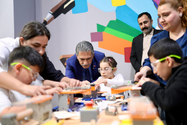 Teknoloji ve Tasarım Atölyesi ile Ahşap Montaj Atölyesi'ne ilgi sürüyor