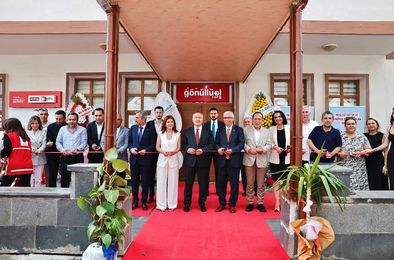 Vali Köşger, Türk Kızılay Sarıçam Şubesinin açılışını yaptı
