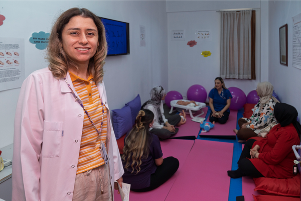 Eşrefpaşa Hastanesi'nde anne adaylarına Gebe Okulu desteği