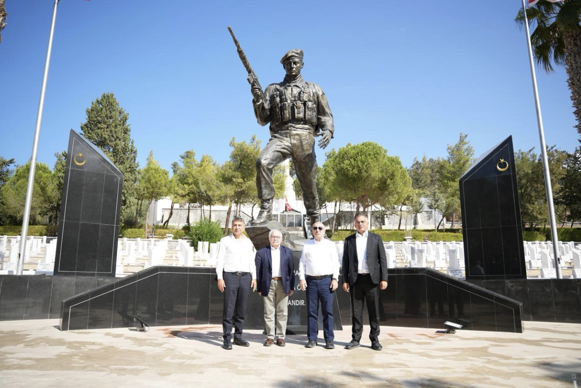 Özdağ, Boğazköy Şehitliği’ni ziyaret etti