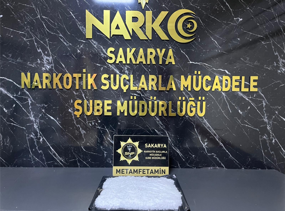 Sakarya'da 1 kilogram metamfetamin ele geçirildi