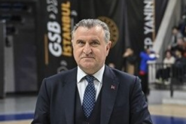 Bakan Bak, İstanbul’da FIFA Arena sahasının açılışını yaptı