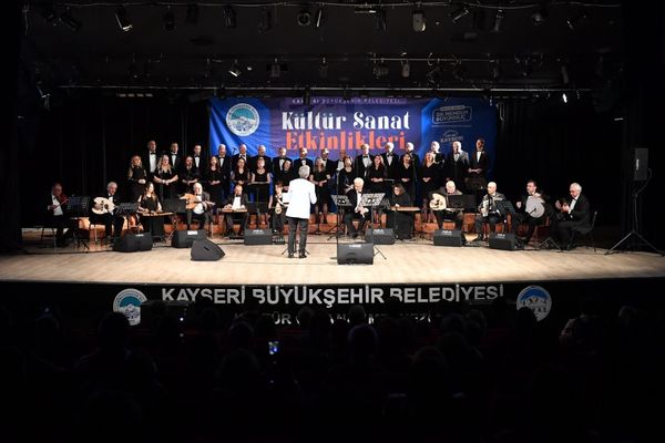 Büyükkılıç, Türk Sanat Müziği Kent Korosu Konseri’nde Kayserililerle buluştu