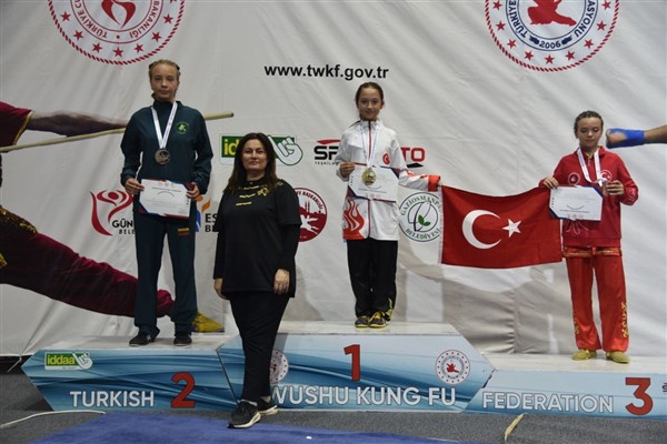 Karamanlı sporcular şampiyonadan madalyalarla döndü 