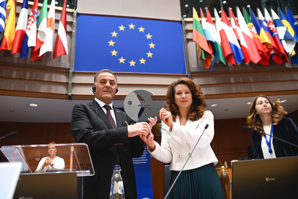 Pawel Adamowicz ödülü Ekrem İmamoğlu’na verildi