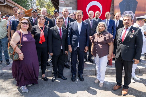 İzmir’de şehit aileleri ve gaziler için Özel Şeref Günü programı düzenlendi