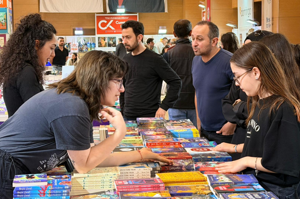 Kepez Kitap Fuarı kapılarını açtı