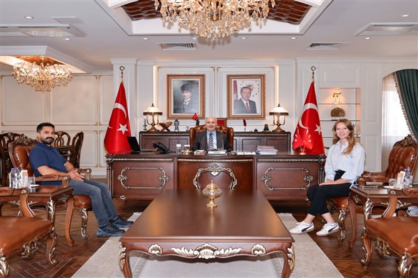 Vali Köşger, Işık Yücel ve İbrahim Burak Yücel'i makamında kabul etti