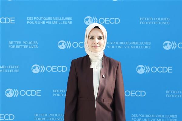 Bakan Göktaş: Başarınla hepimize büyük bir gurur yaşattın Aysel