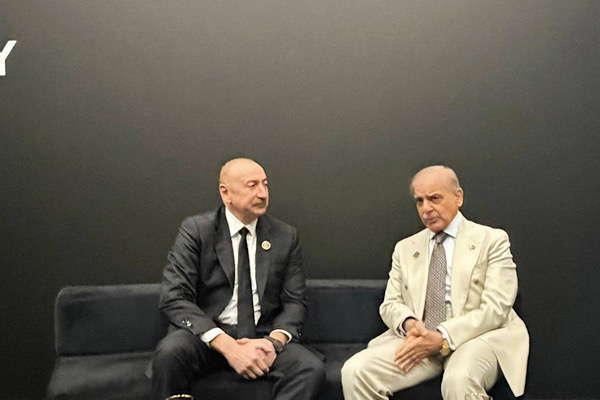 Aliyev, Pakistan İslam Cumhuriyeti Başbakanı Şerif ile görüştü