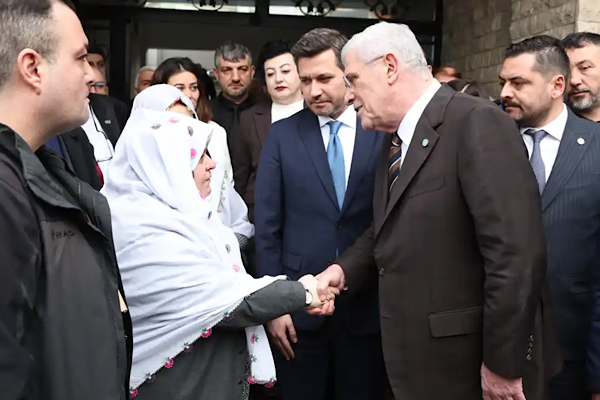 Dervişoğlu’ndan Mihalgazi Belediye Başkanı Güneş’e destek ziyaret