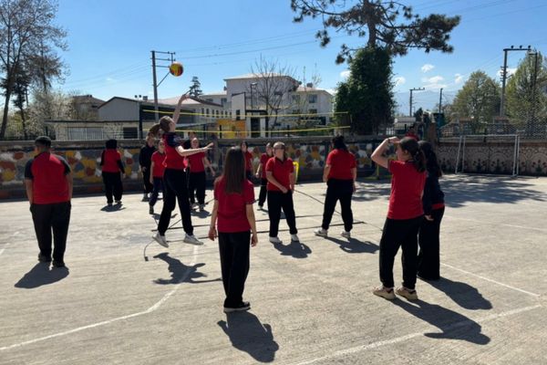 Çocuklar spor branşlarını deneyimleyerek tanıyor