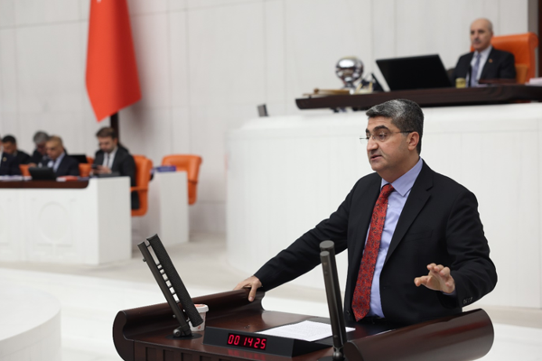 Ekmen: İthal muzda, zincir marketlerin piyasayı bozan baskın yapısı sürmekte