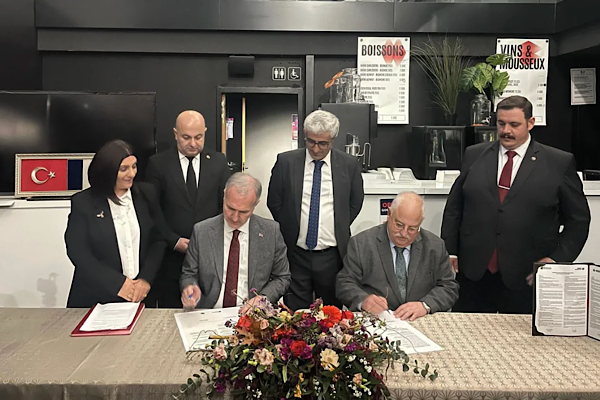 İnegöl ve Cenon arasındaki kardeş şehir protokolü yeniden imzalandı