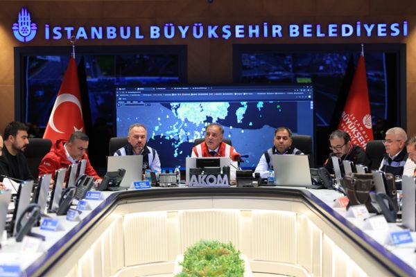Başkanvekili Aslan, İstanbullulara zorunlu olmadıkça dışarı çıkmamaları çağrısında bulundu