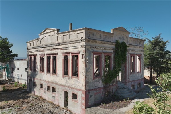 Edremit'te restorasyon çalışmaları sürdürülüyor