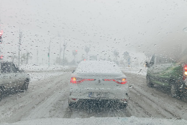 Şanlıurfa’da kar ve tipi nedeniyle bazı yollar trafiğe kapatıldı