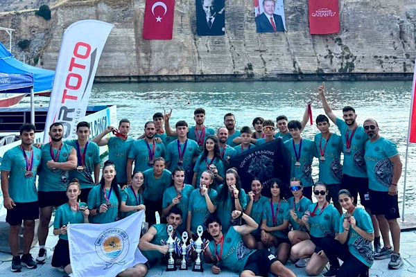 Samsun Büyükşehir Spor Kulübü Dragon Bot Şampiyonası’nda 3 kupa kazandı